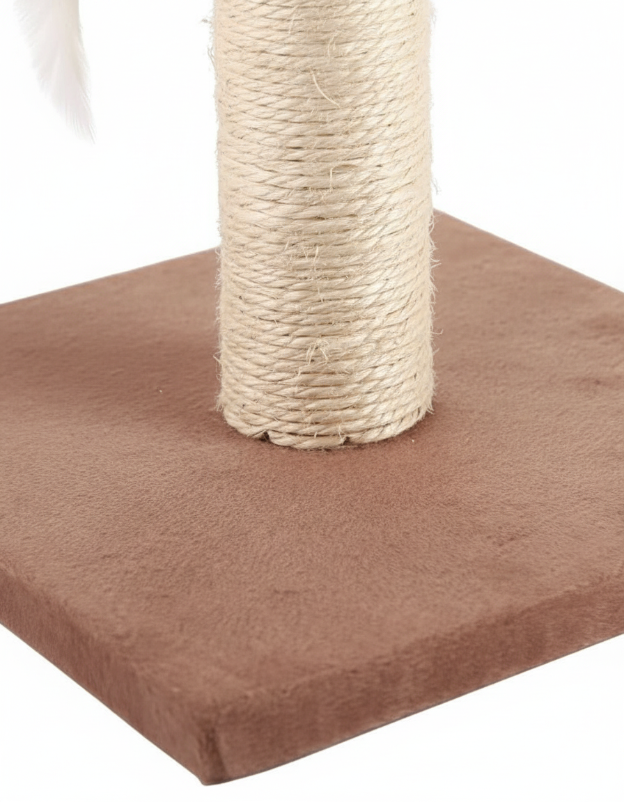 Grebalica za mačke, prikaz braon obložene baze i vertikalnog sisal stuba.