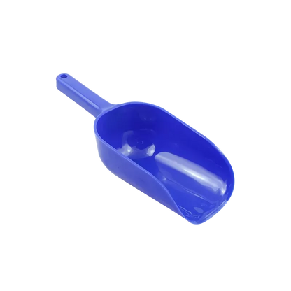 Plastična lopatica za hranu, detalj ergonomske drške i oblika