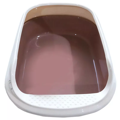 Otvoreni toalet za mačke, detalj visokih ivica koje sprečavaju rasipanje