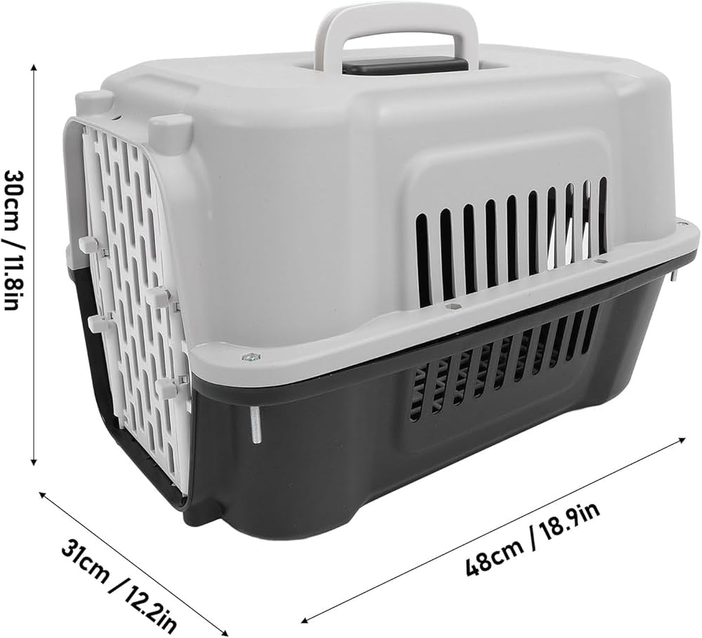 Sivi transporter za pse i mačke sa ucrtanih dimenzijama boksa na beloj pozadini.